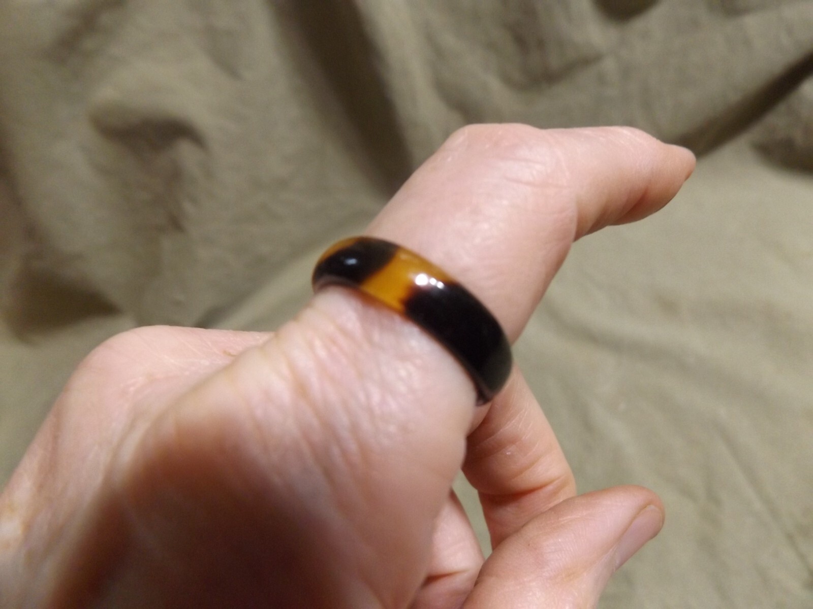 Vintage 1/4″ Turned Turtle Shell Ring Women’s ~9 3/4+ unused old new stock