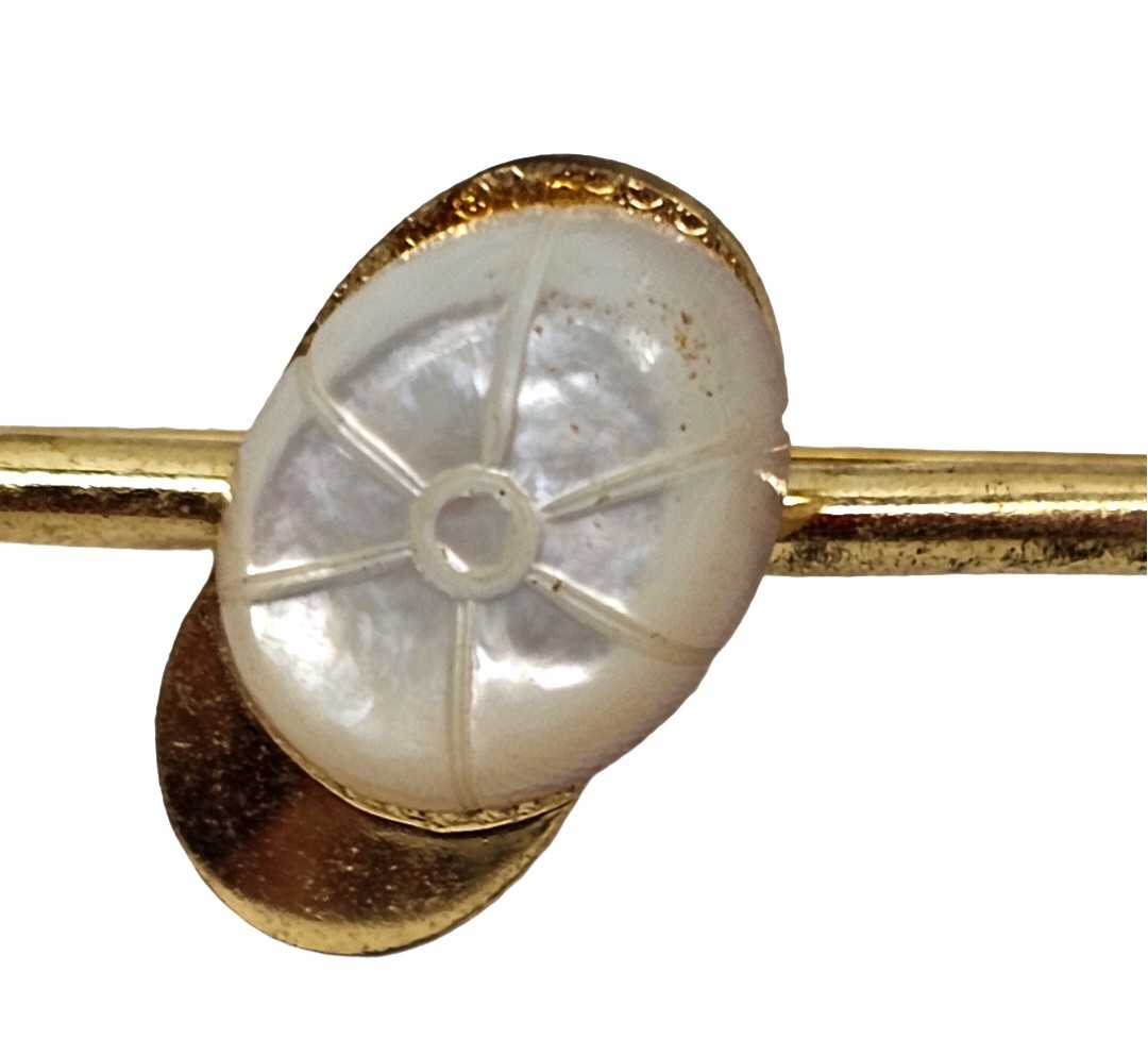 Vintage Gold Tone Golf Club & Hat Pin Brooch Iron Putter MOP Style Golfing Gift