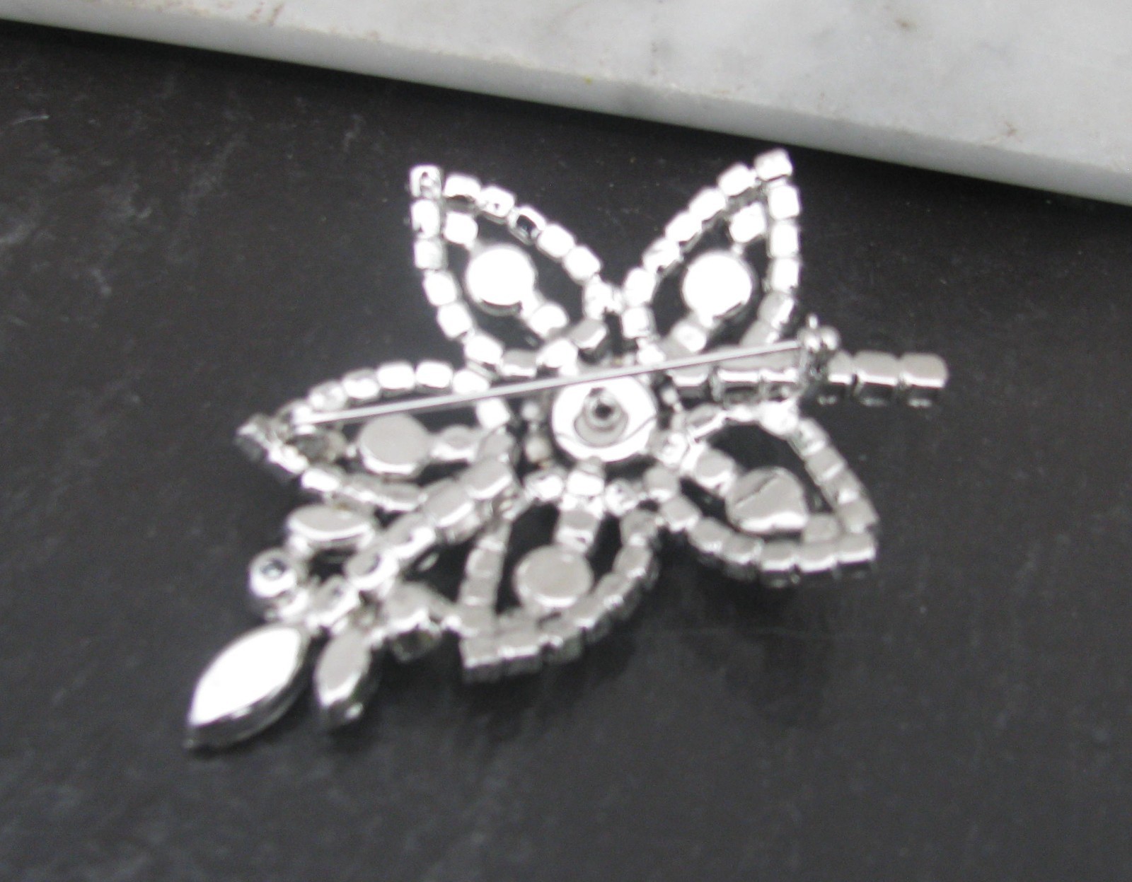 Beautiful Vintage Clear Rhinestone Prong Set Leaf Brooch Pin