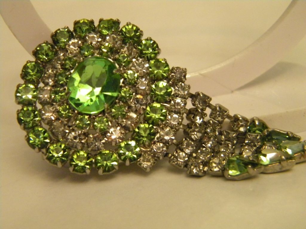 Beautiful Czech Jewelry Brooch Czechoslovakia Vintage Jablonex 282
