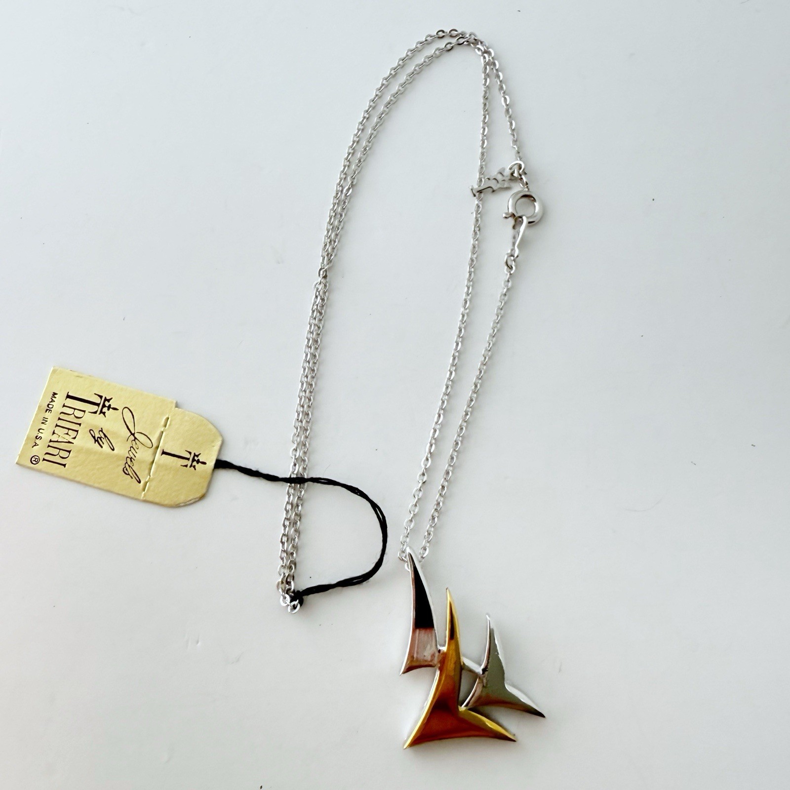 Vintage Crown TRIFARI Two Tone Sculptural Birds Pendant Chain Necklace