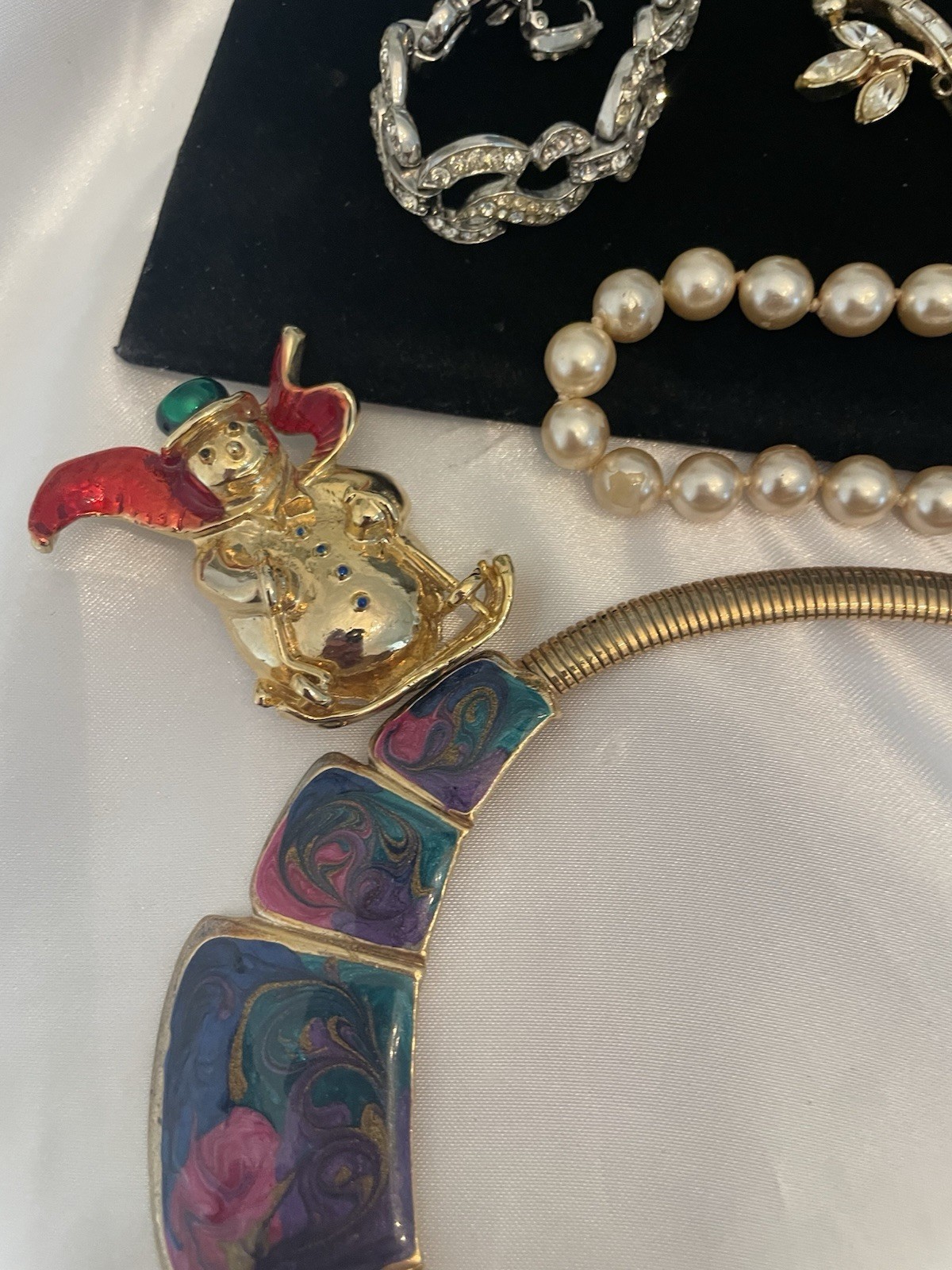 Junk Jewelry FOR CRAFTS WEAR PICS 1 & 2 Necklaces Watches Brooch Some SIGNED #3