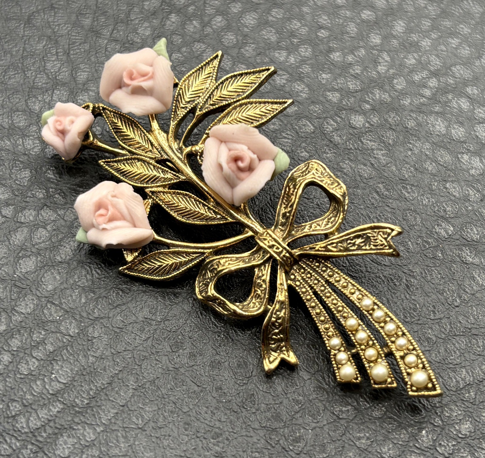 Vintage 1928 Brand Gold Tone Floral Bouquet Brooch Pin Pink Porcelain Roses