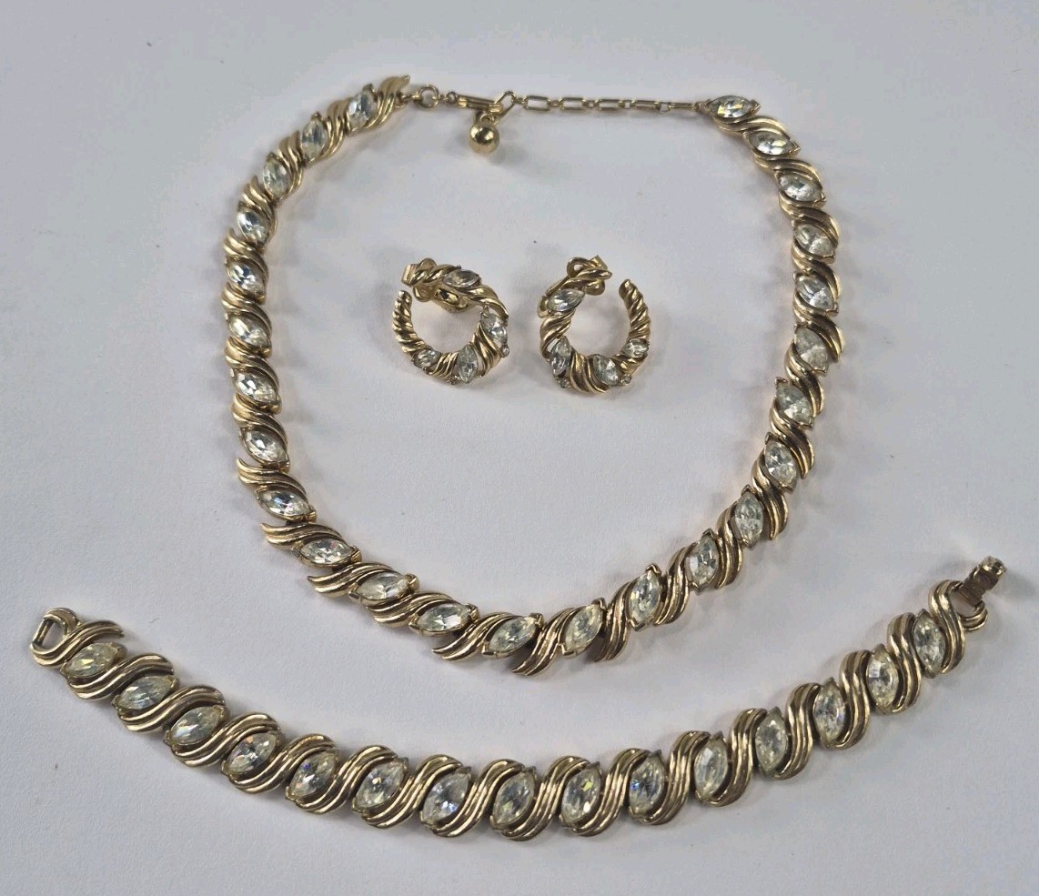 Vintage Crown Trifari Rhinestone Necklace Bracelet Earrings Full Set Original