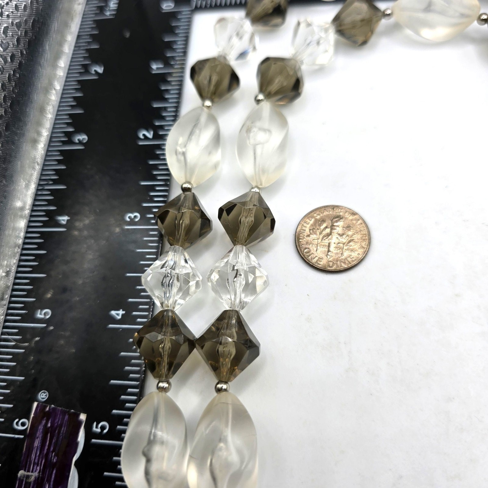 ecklace Vintage Beaded Clear Frosted Olive Green Geometric Faceted 24″ SKU2336