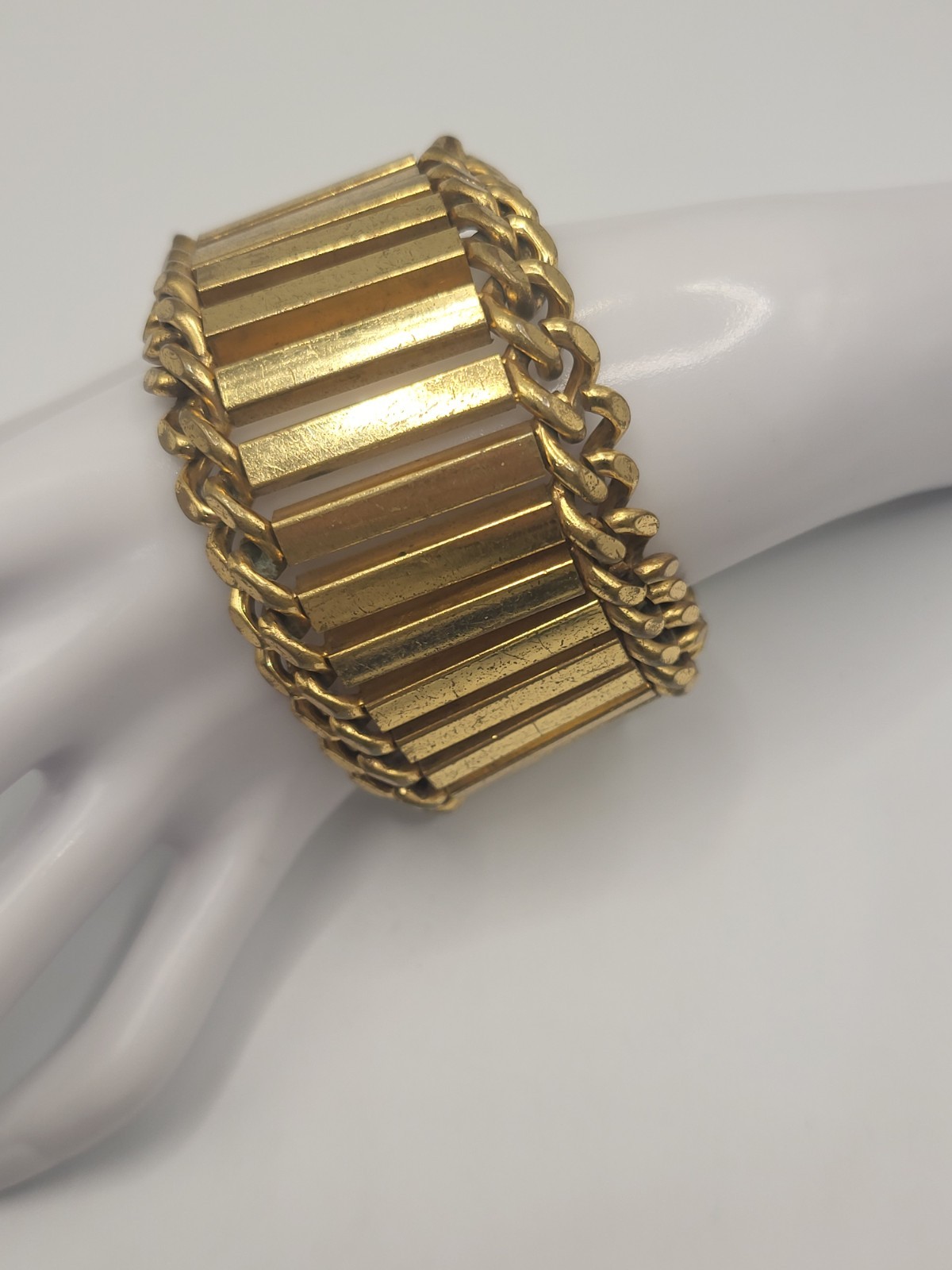 1930s Signed MONET JEWELERS Very Rare Bracelet Wide Gate Curb Chain Border 7″