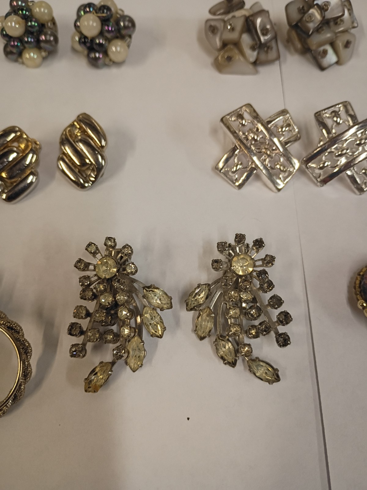 Women’s Vintage Clip-On Earrings 21 Pairs