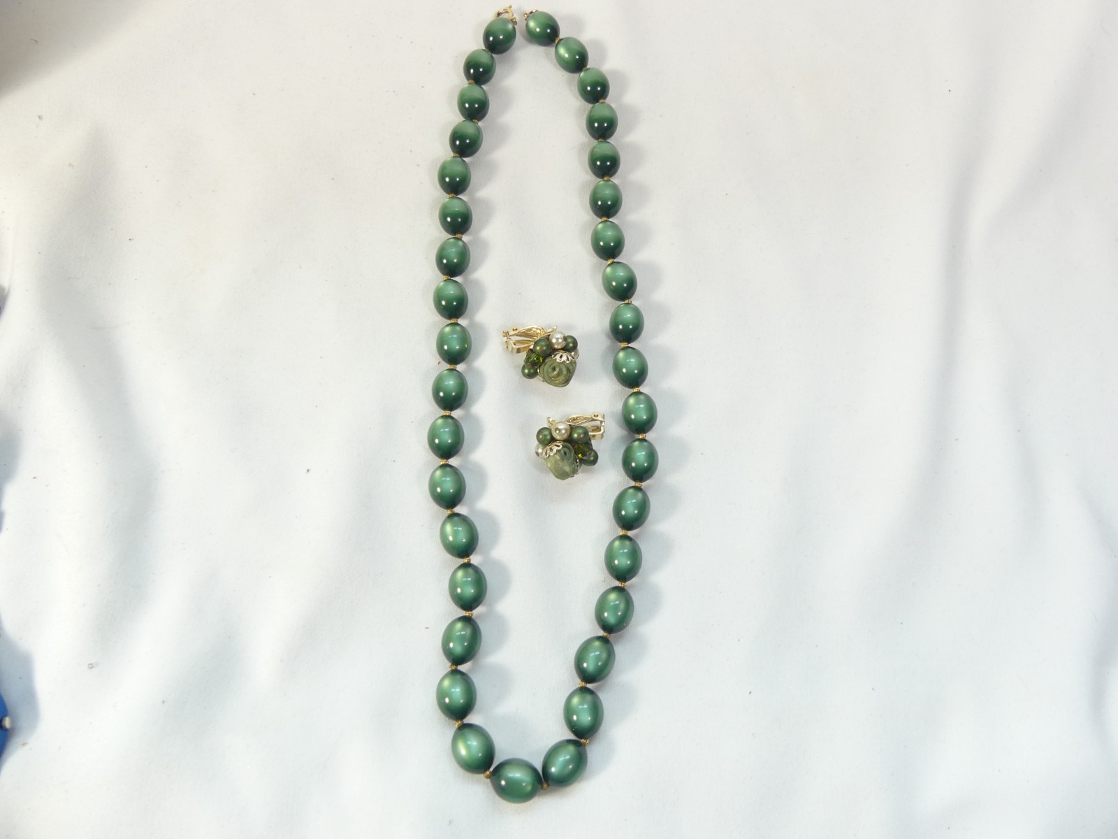 Vintage 1950/60’s Green Beaded Necklace & Clip on Earrings, Made in Japan