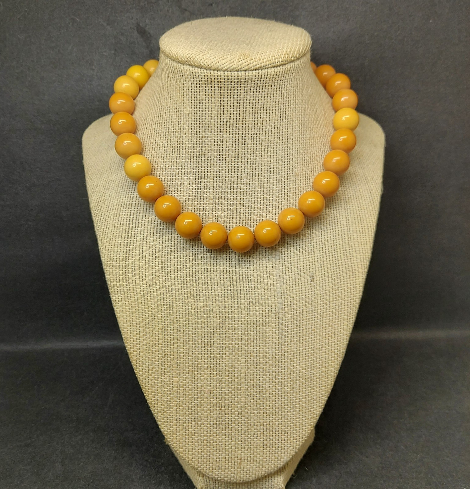 Vintage Butterscotch Egg Yolk Bakelite Round Beaded Necklace 15-1/2” 47g Tested