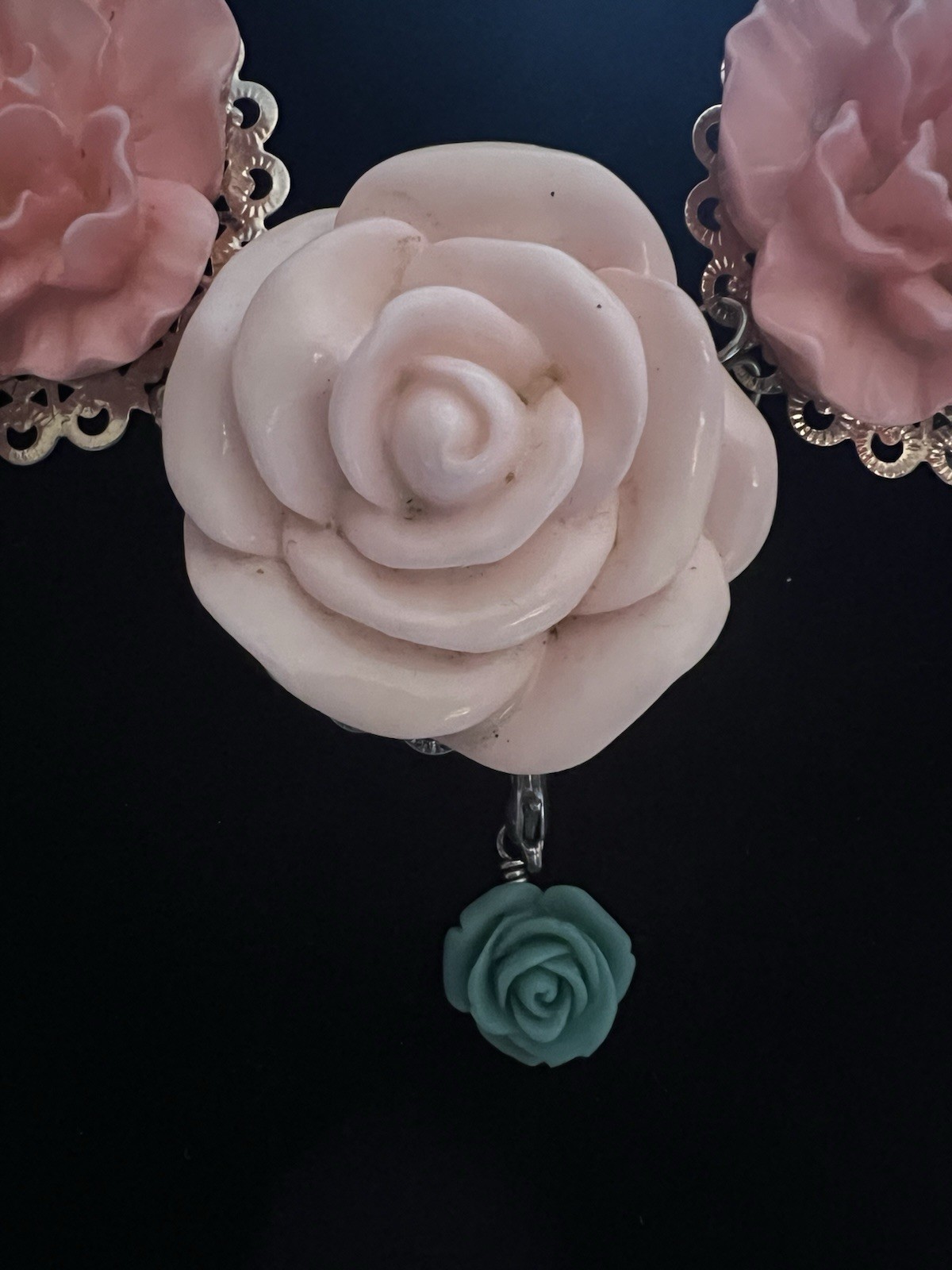 VTG Costume Floral Statement Necklace Featuring Pink/Peach Acrylic Resin Roses