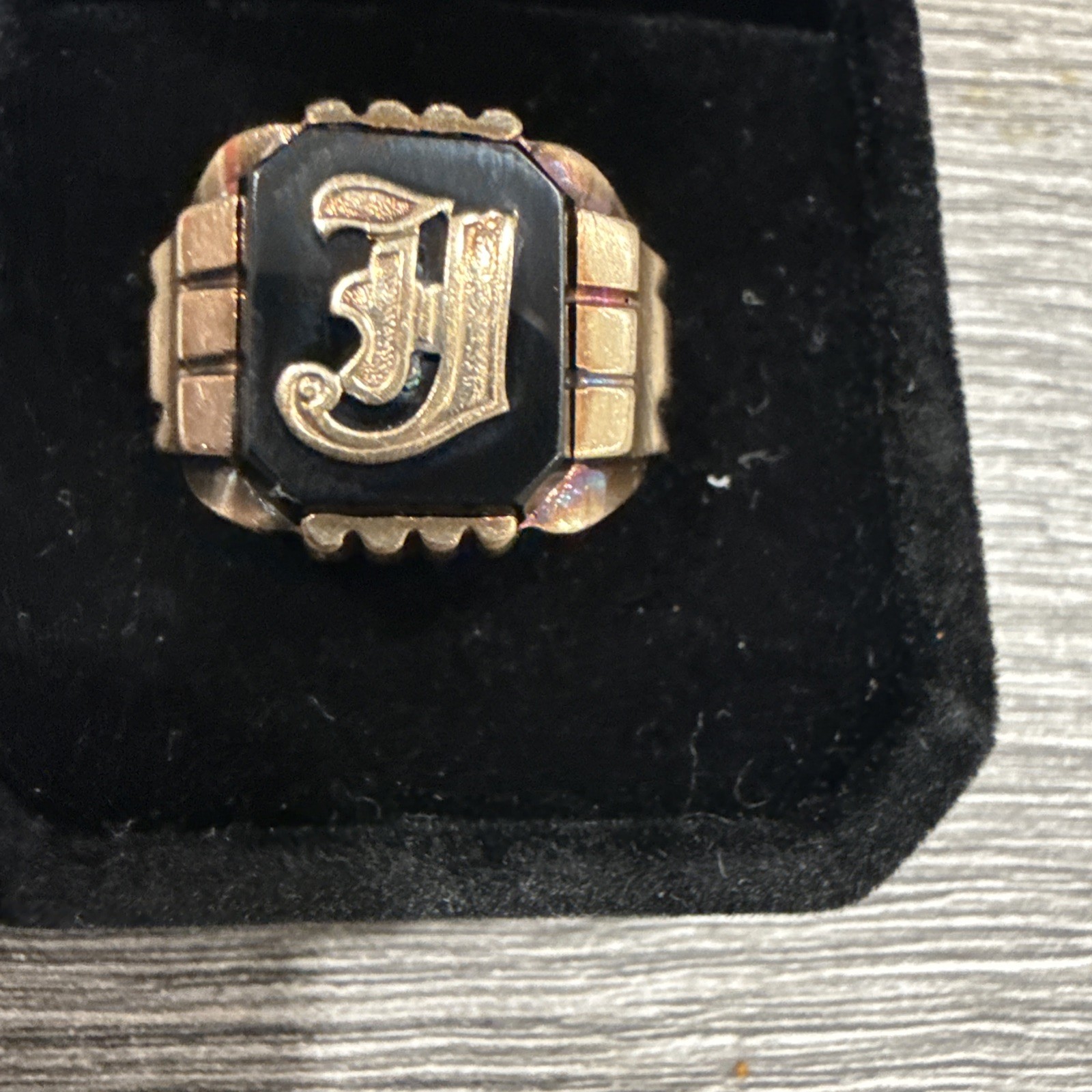 Vintage 10K Yellow Gold Black Onyx Signet Ring Monogram “J” 5.7 Grams Size 9