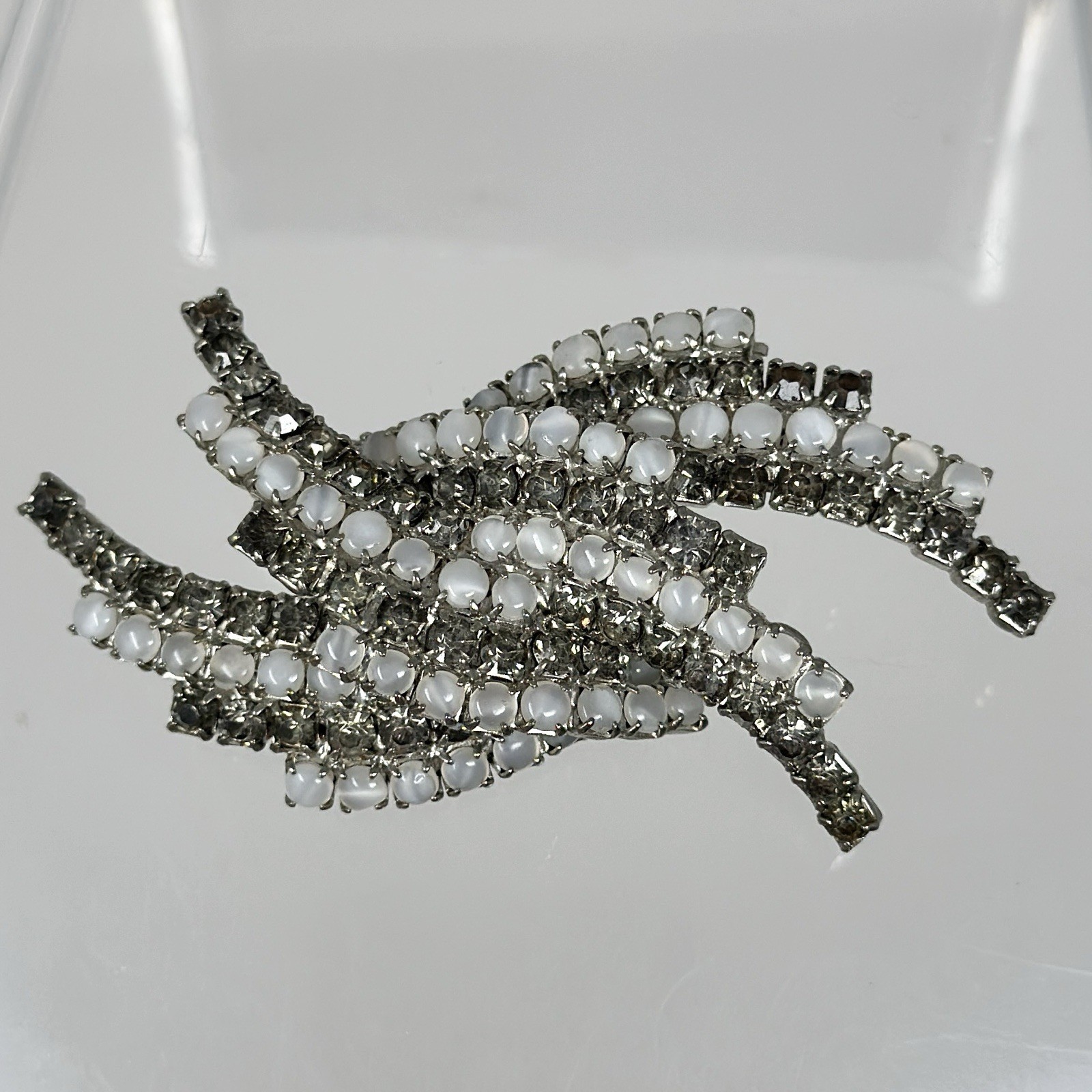 Vtg Unmarked Kramer Gray Rhinestone Cat Eye Cabochon Brooch Clip On Earrings Set