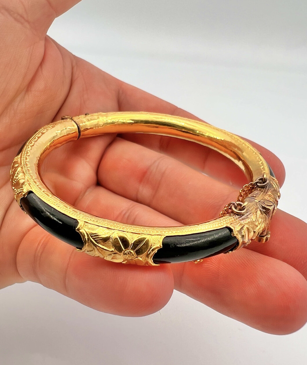 Antique Chinese 24K Yellow Gold Black Gem 8mm 6.5″ Hinged Bracelet Bangle 26.9g