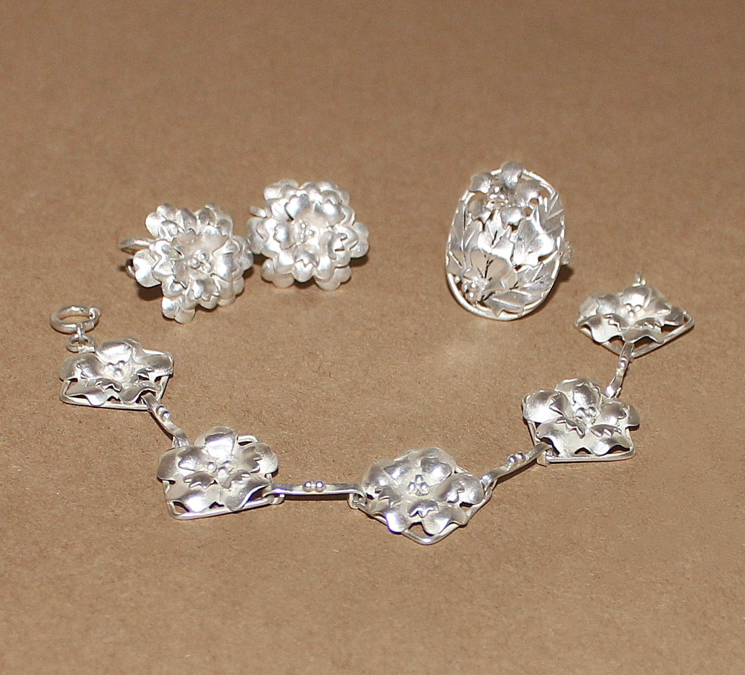 Vtg Sterling Silver Art Nouveau Floral Set Earrings clip-Bracelet 6.5″- Ring 5.5