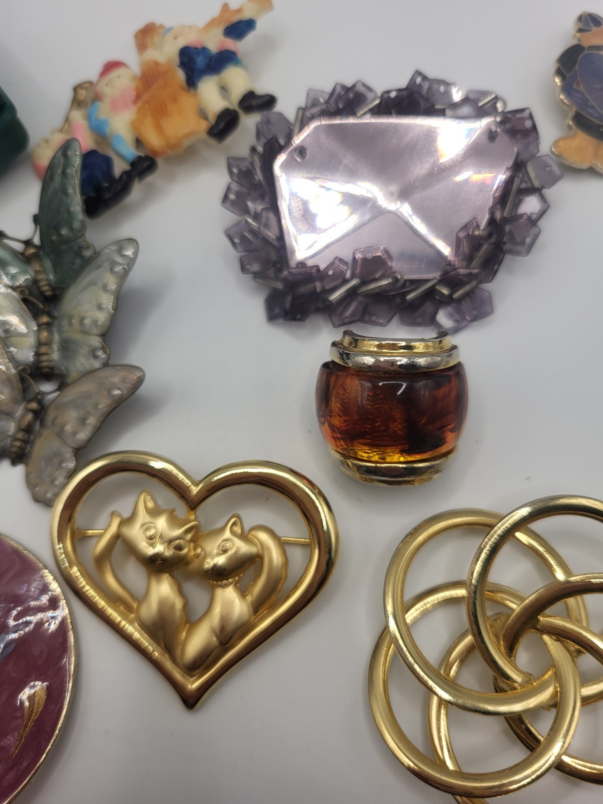 17 Piece Lot Vintage Brooch Pins Mixed Media Unisex