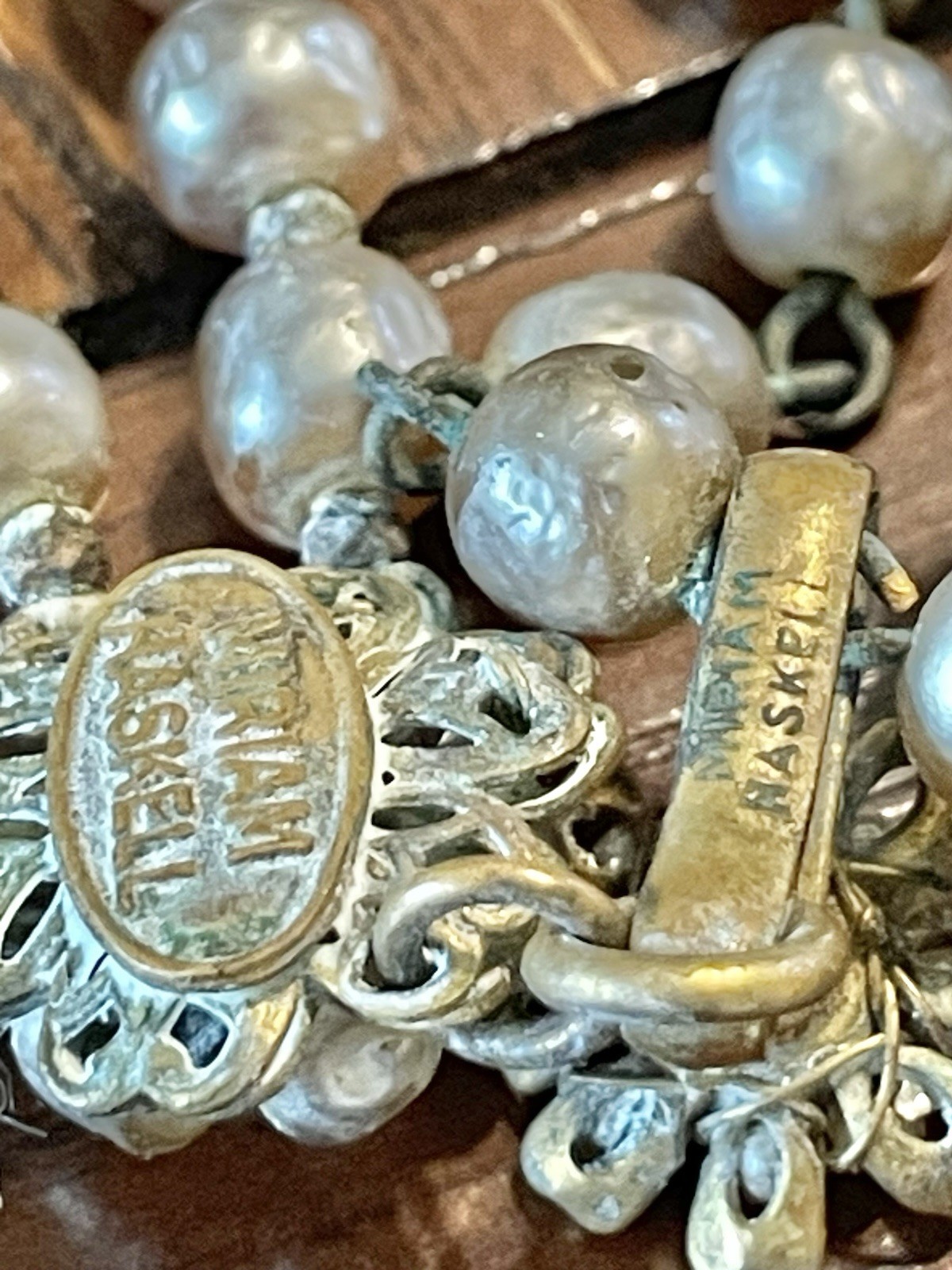 MIRIAM HASKELL Vtg Faux Baroque Graduated 2 str Gray Pearl Necklace & Bracelet