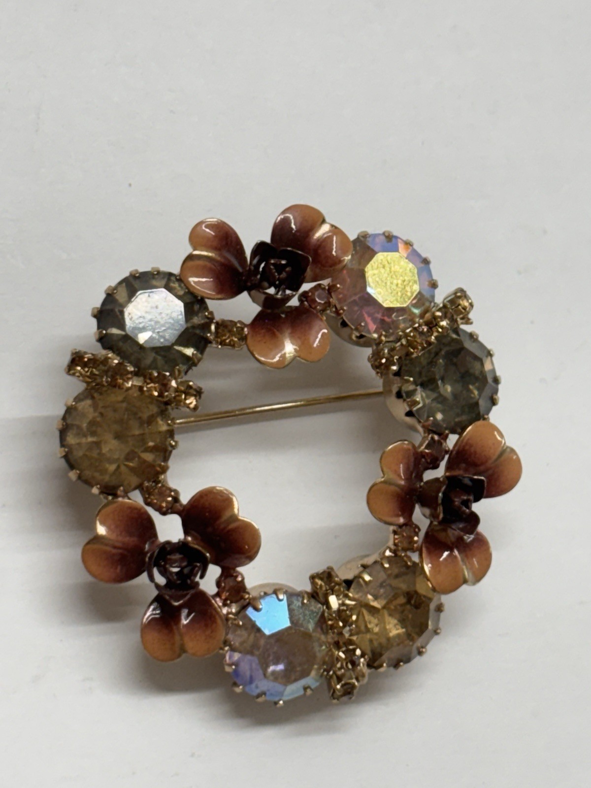 KARU ARKEING floral and amber pin
