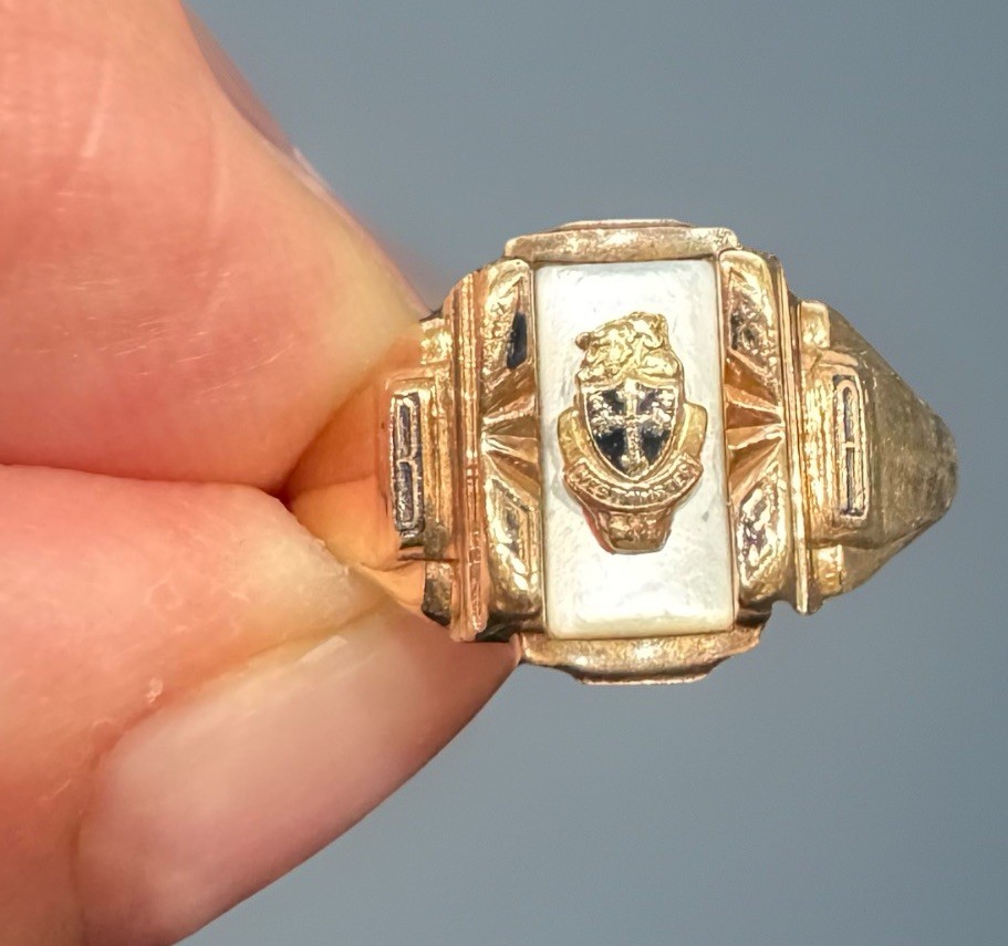 Vintage 1983 Josten’s Classic Mother Of Pearl 10k Yellow Gold Class Ring 6.5 EUC