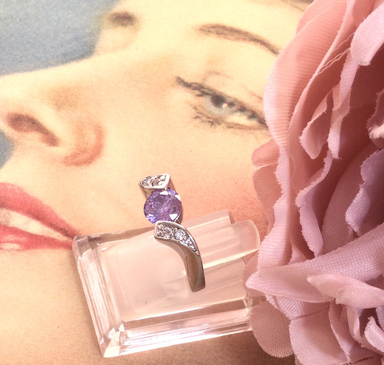 Vintage Jewellery Gold Ring Amethyst and White Sapphires Antique Deco Jewelry