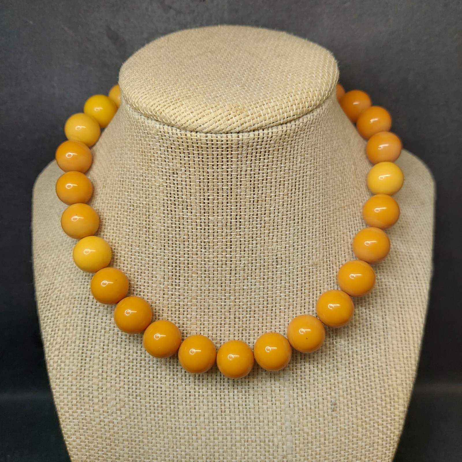 Vintage Butterscotch Egg Yolk Bakelite Round Beaded Necklace 15-1/2” 47g Tested