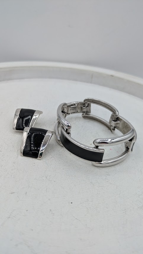 Vintage MONET Bracelet Earrings Set Black Enamel Silver Tone Modernist Demi Paru