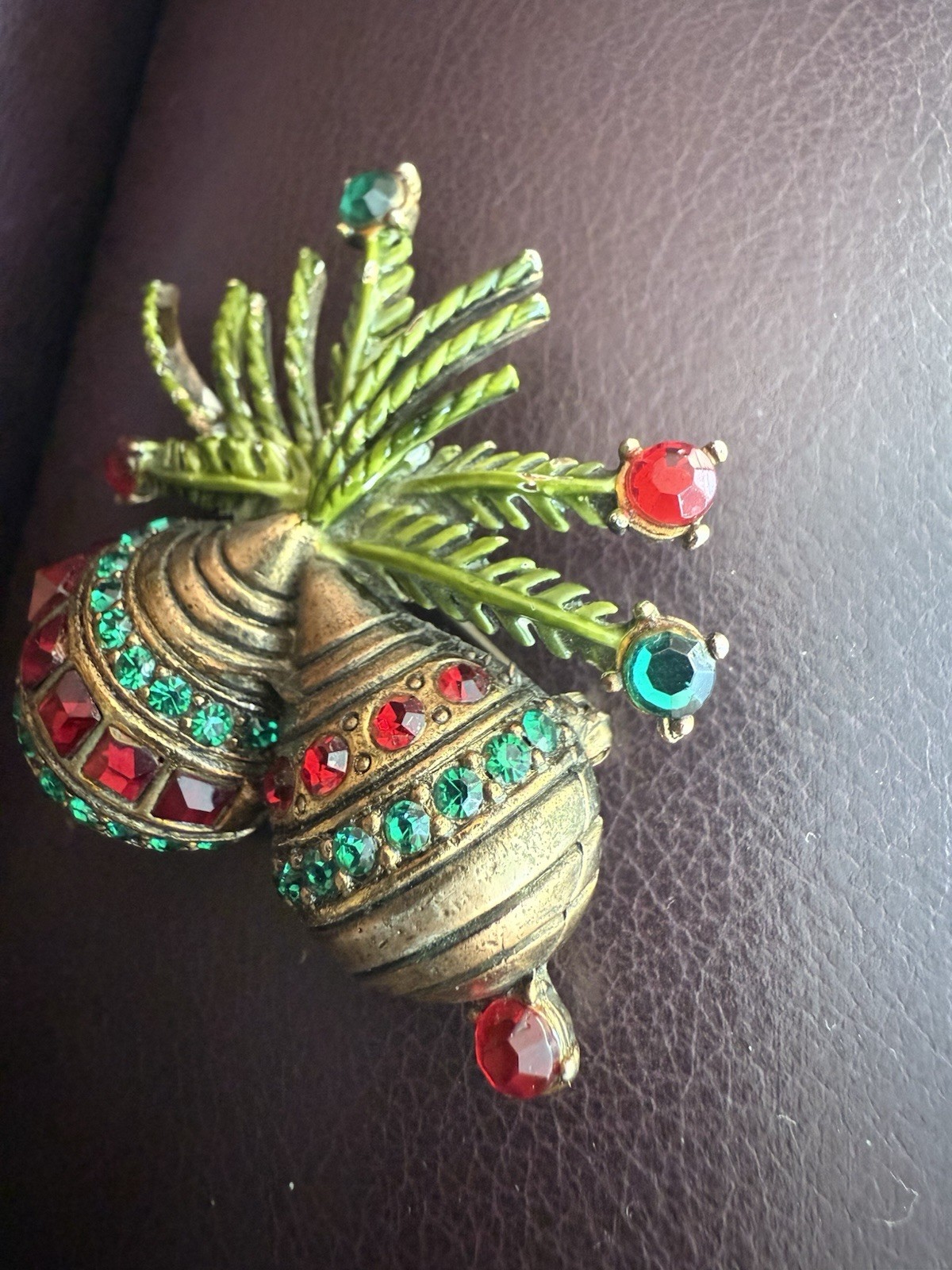 Christmas Holiday Doubke Ornament Holly Vintage Figural Brooch Hollycraft