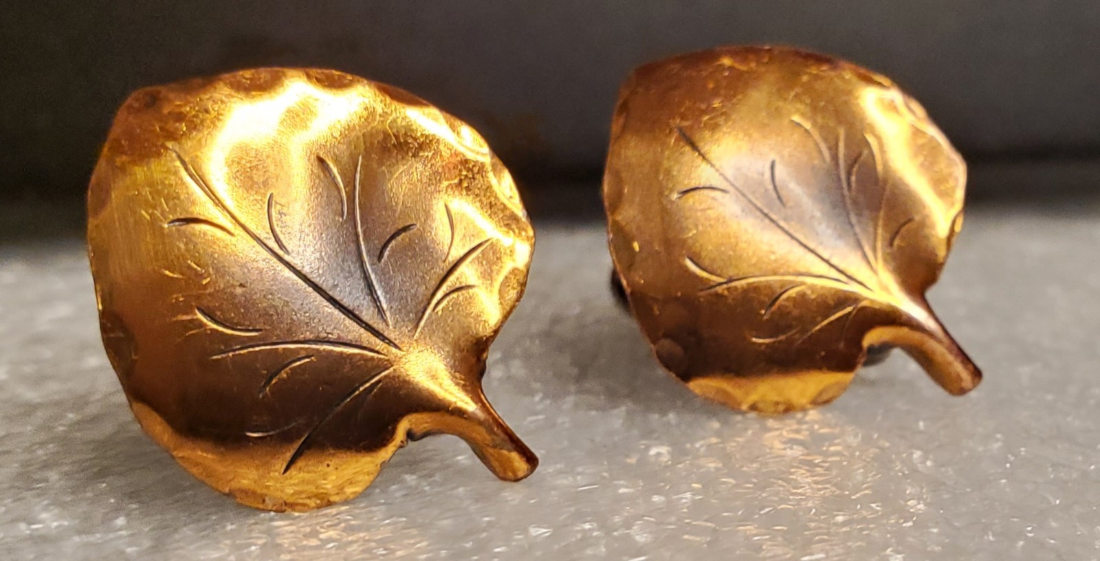 Vtg Stuart NYE Sterling Silver Copper Leaf Screwback Hand Wrought Studs – Nature