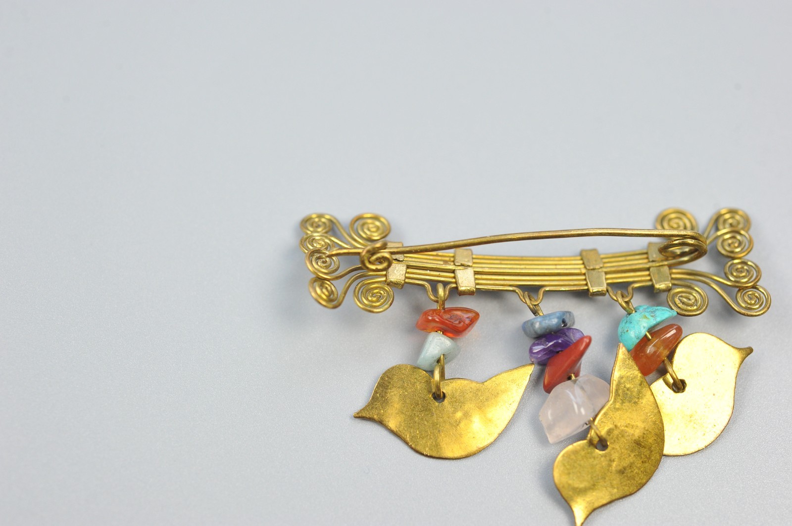 Vintage Brooch studio Bird dangle agate chip boho Birder birds T5