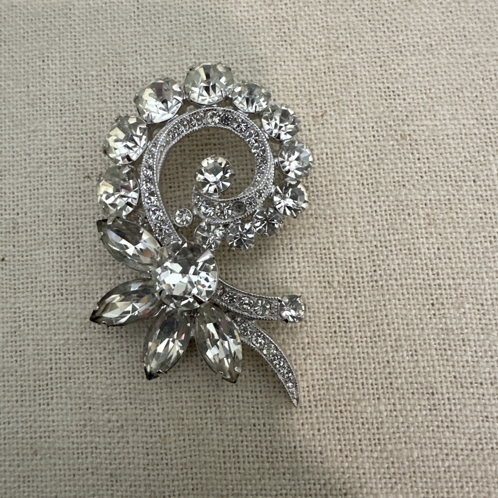 Vintage Eisenberg Ice White Rhinestone Crystal 2.25″ Statement Brooch Pin