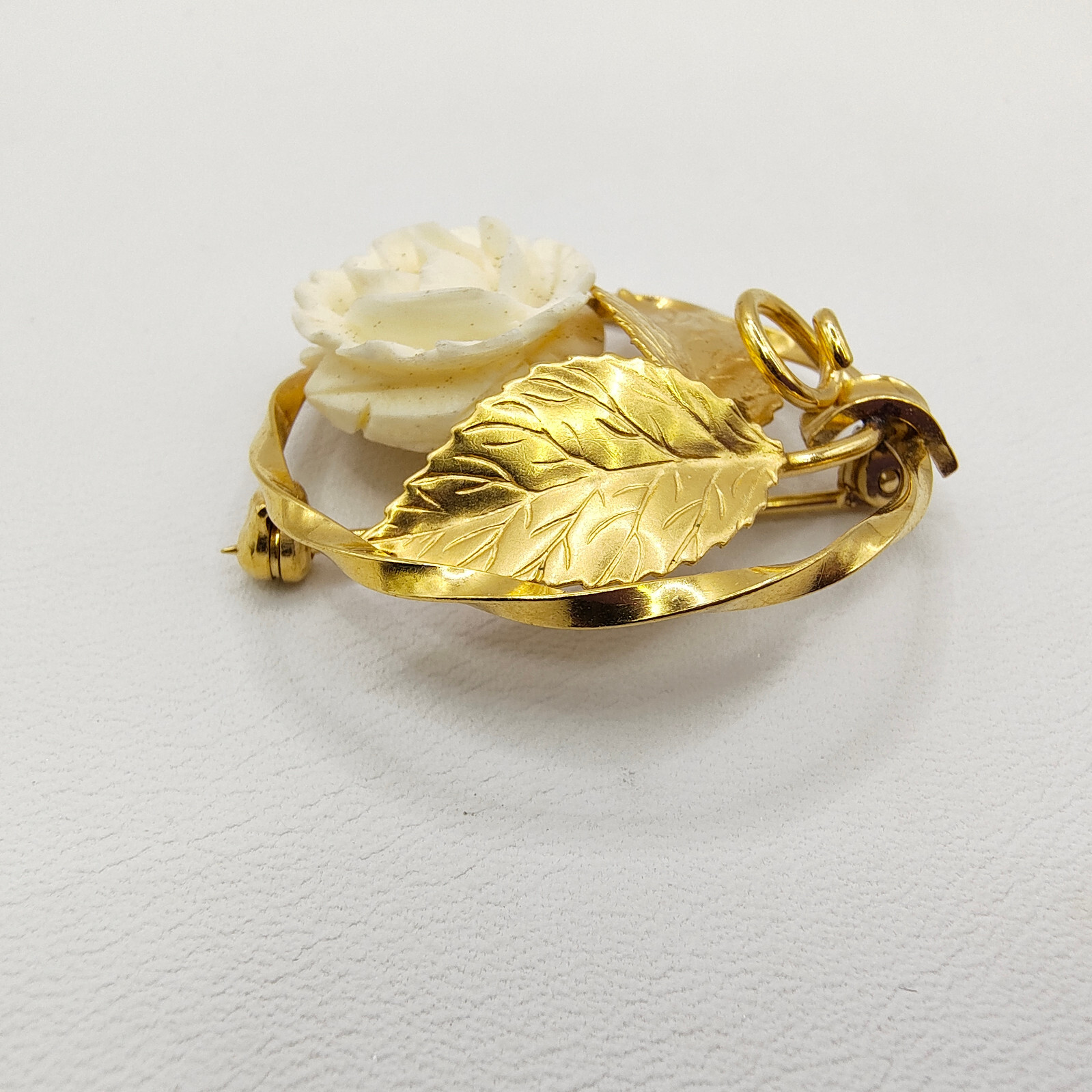 Vintage Karen Lynne Round Rose Brooch Pin 12K Gold Filled Carved Resin Signed
