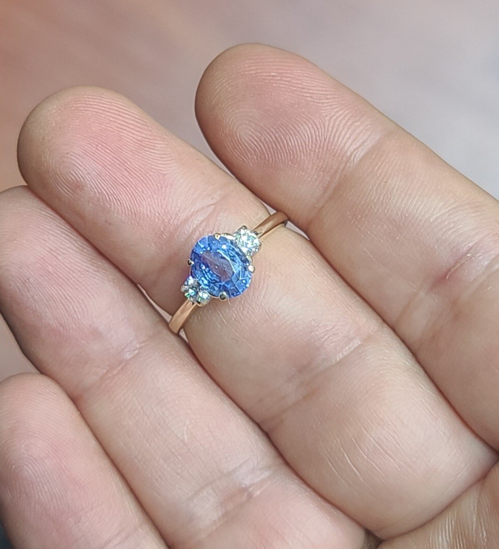 Vintage 14K Yellow Gold Engagement ring 1.55ct.Natural Blue Sapphire Oval Cut