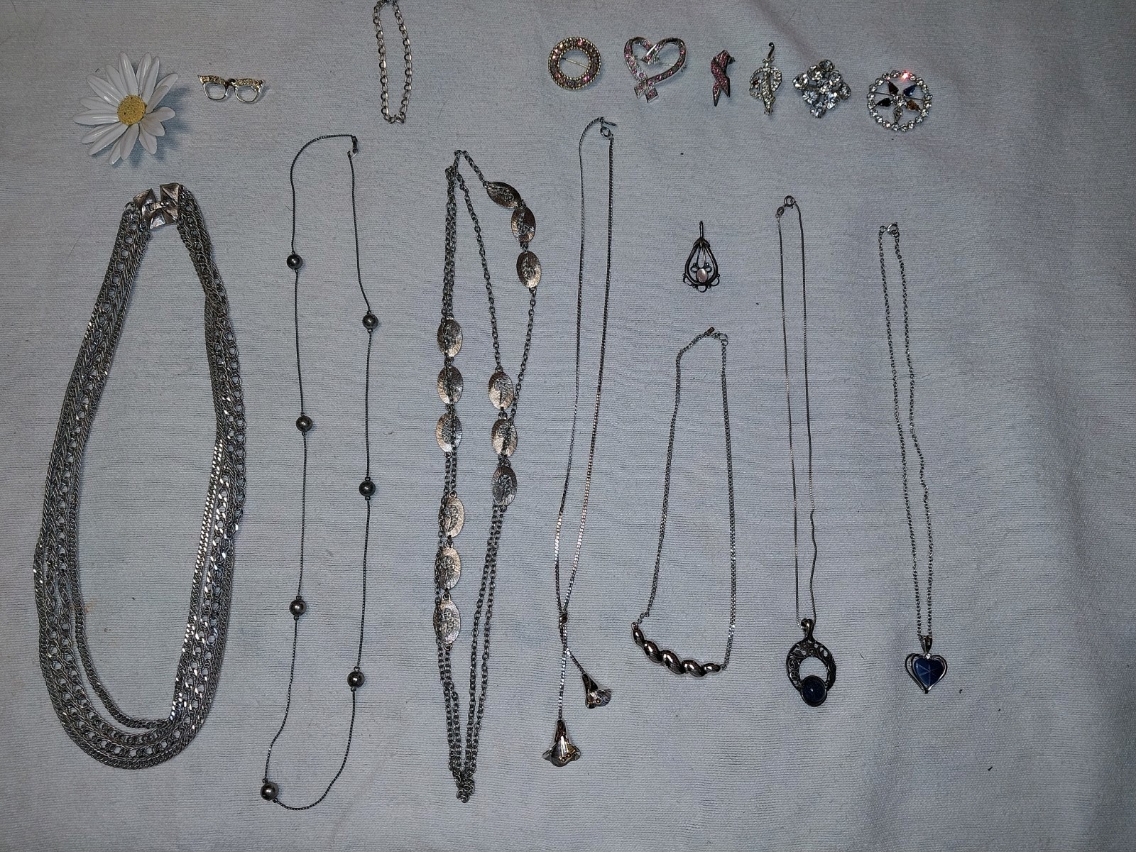 Vintage antique costume jewelry lot of 17 pieces silver tone 8 Necklace, 8 Pin..