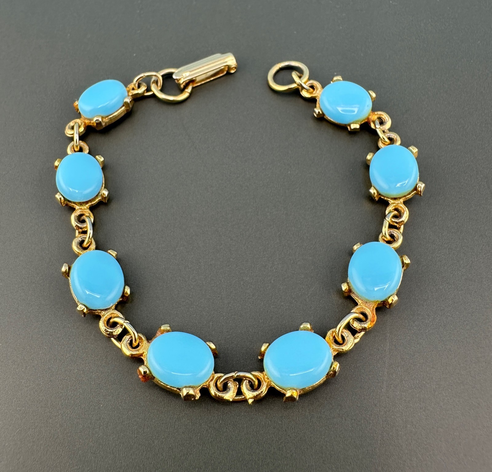 Vintage Bracelet Blue Milk Glass Gold Tone Oval Links MCM 6.5″ Faux Turquoise