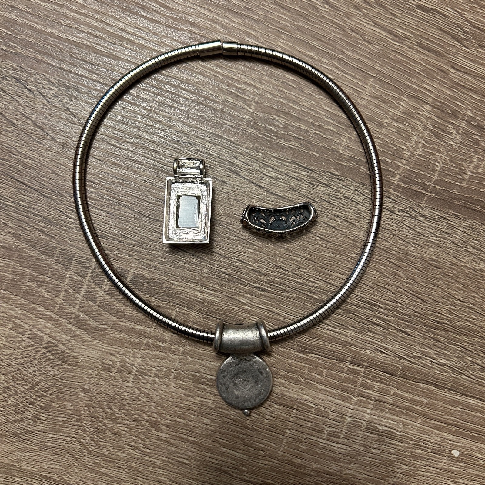 Vintage Silver Tone Metal Coil Choker w/3 Individual Slide on Pendants