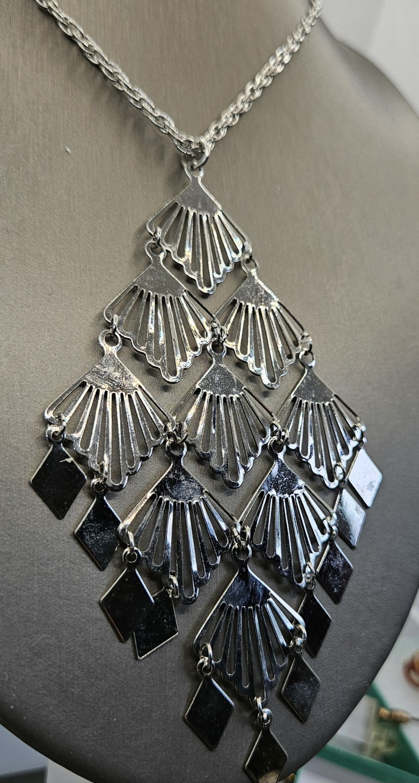 Vintage Large Pendant Necklace Fan Scallop Diamond Shape Silver Tone Chain 18″