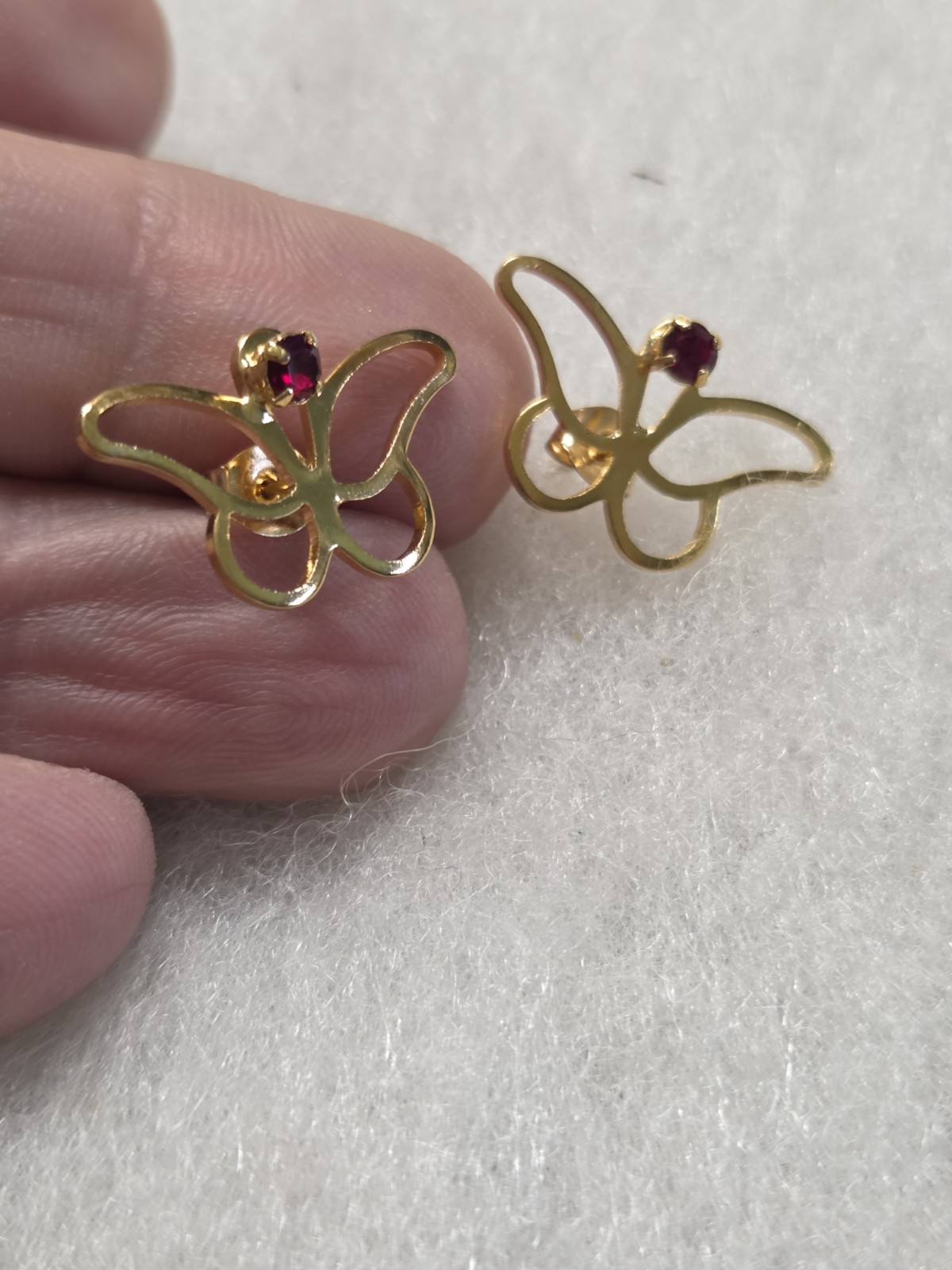 Vtg nos Butterfly prong Garnet rhiinestone pierced Earrings