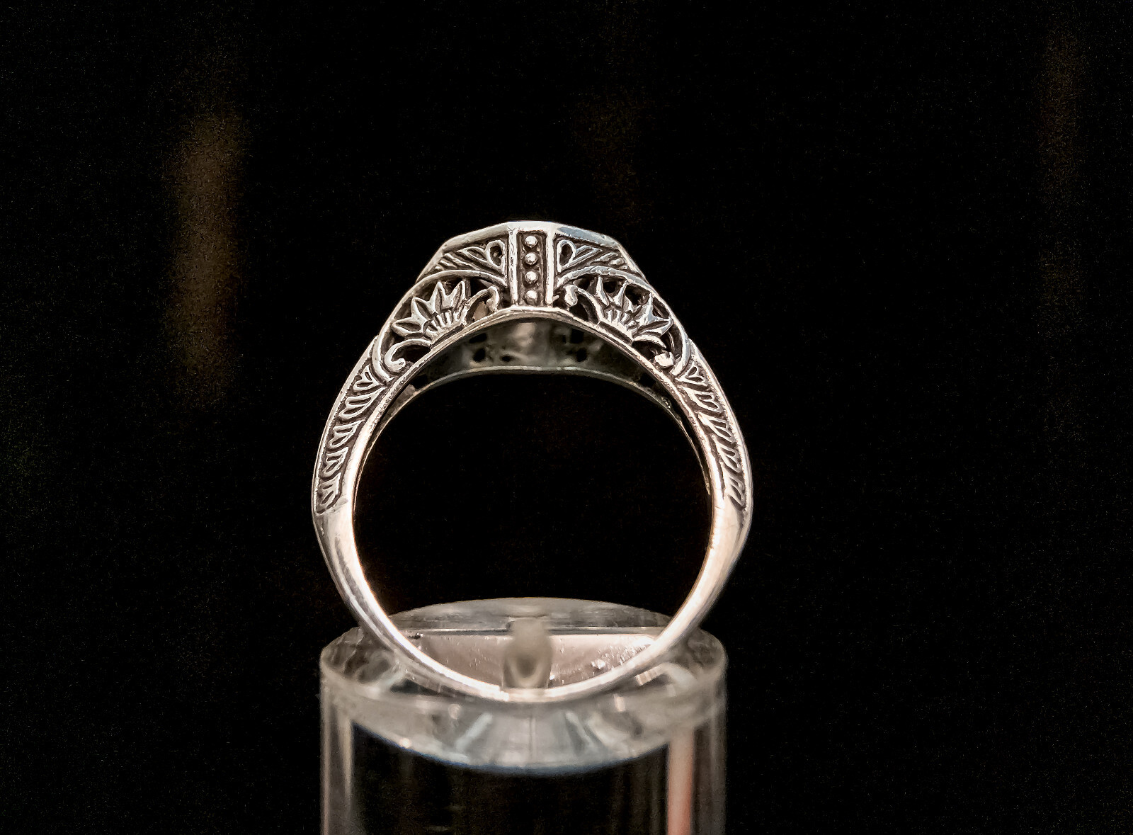 Vintage Sterling Silver Filigreed Openwork Ring with Glass Stone