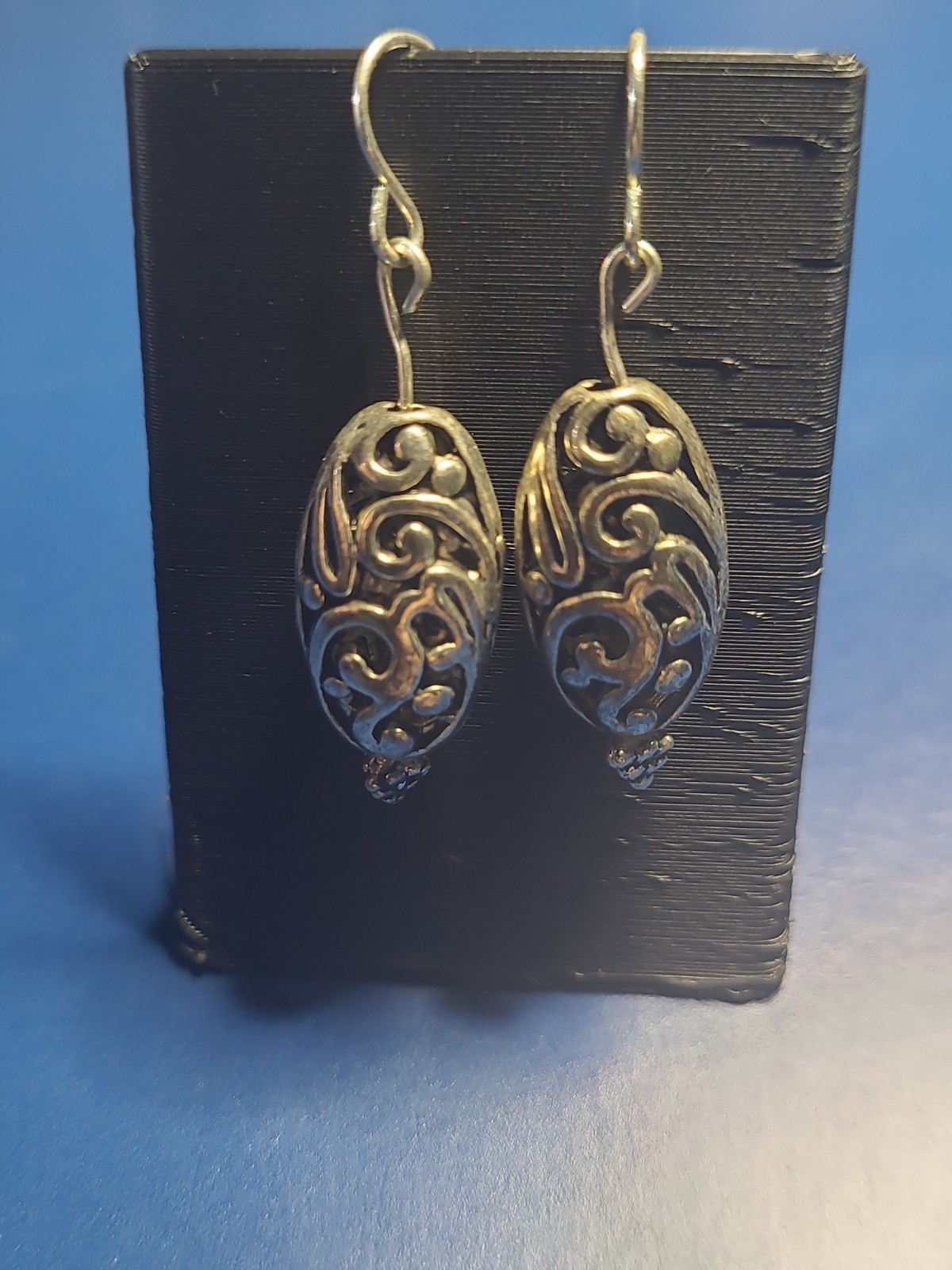 Vintage Filigree Silver Tone Earrings Puffy Hollow Swirl Art Romantic