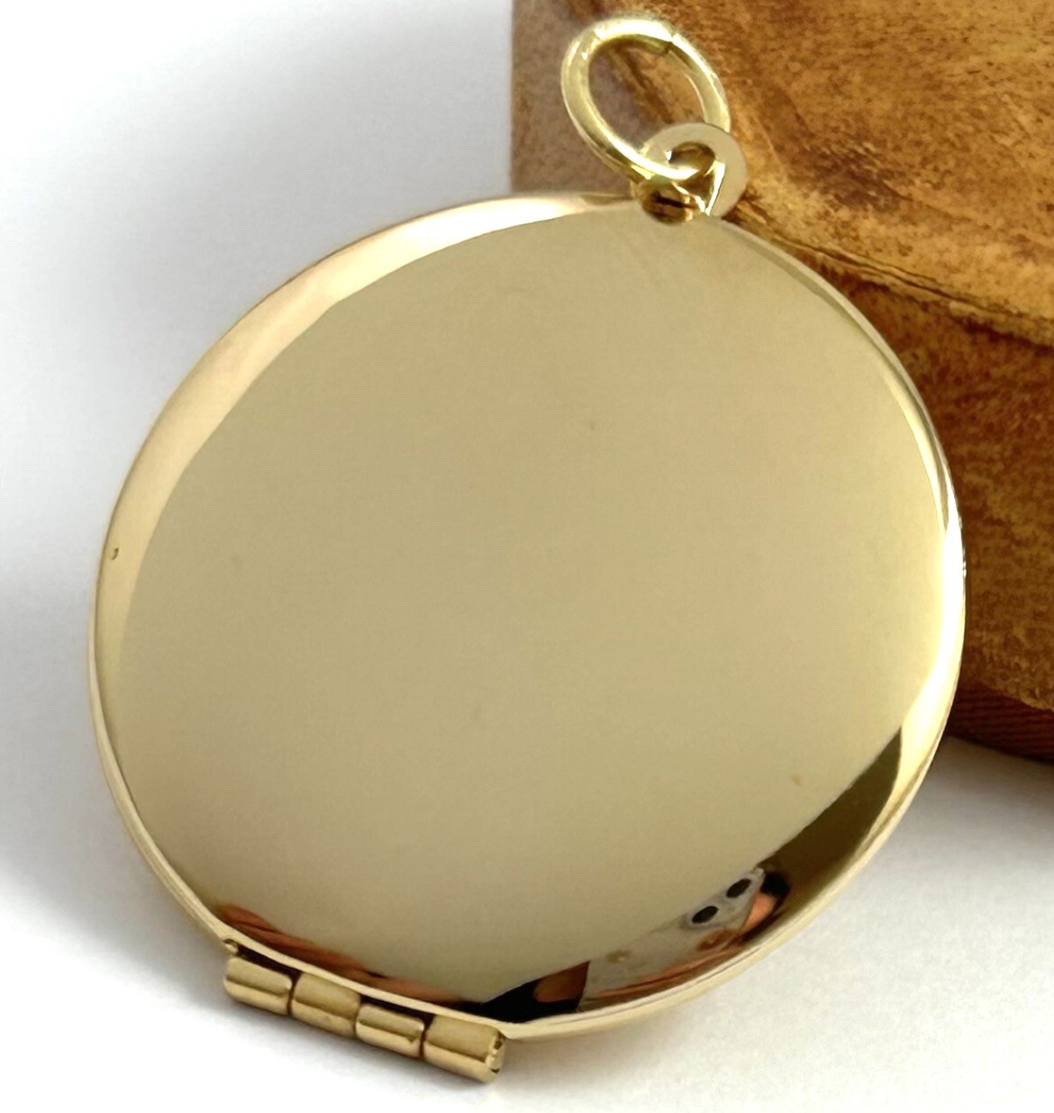 Vintage Locket Pendant Gold Tone Metal Jewelry Round Locket Charm