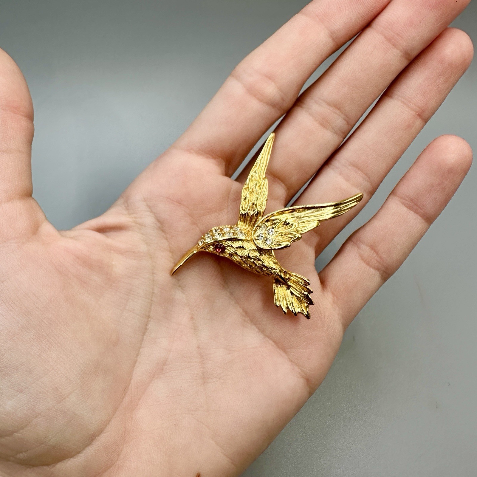 Vintage Hummingbird In Flight Brooch Pin Gold Tone Clear Rhinestones Red Eye 3D