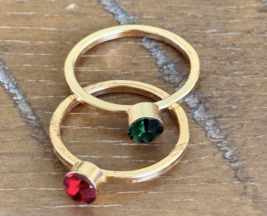 Vintage Faceted Rhinestone Ring Green And Red Gold Tone Size 6.5 Set Of Two