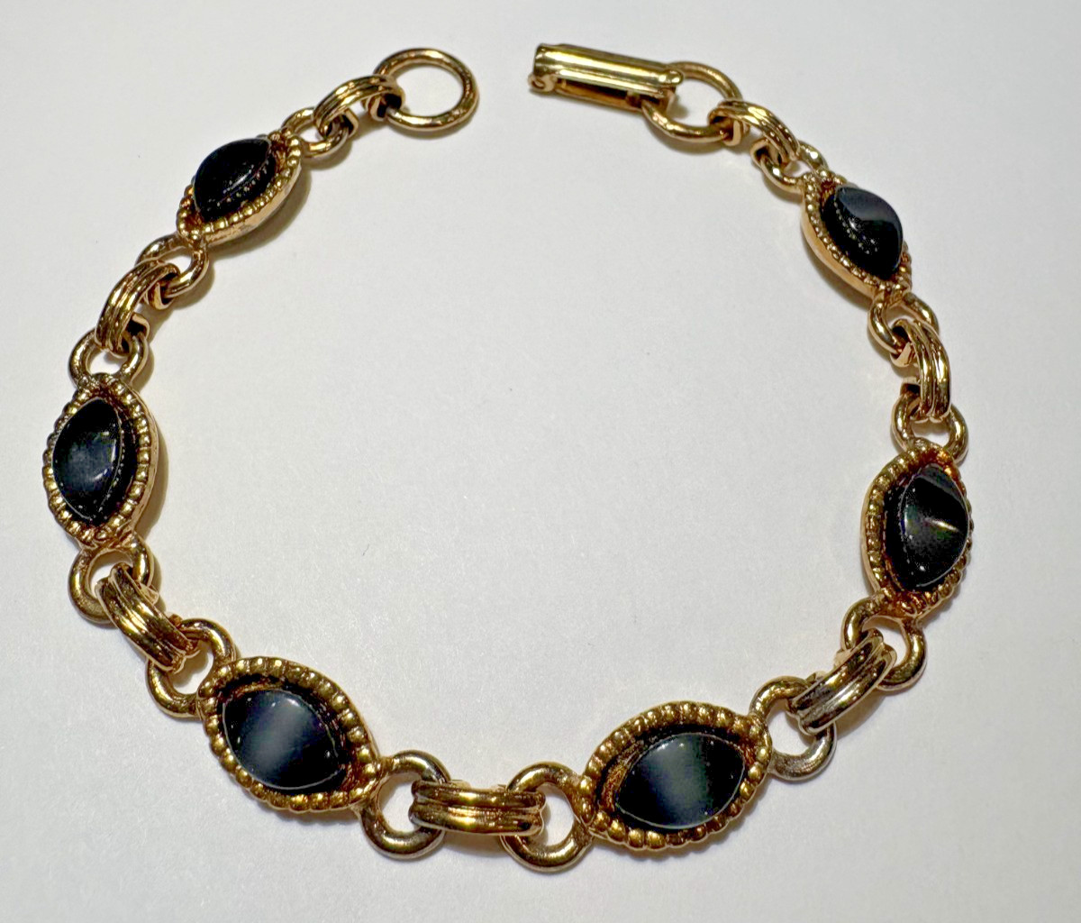 Vintage Scarab Link Style dark grey plastic marquise cab gold tone 7″ Bracelet