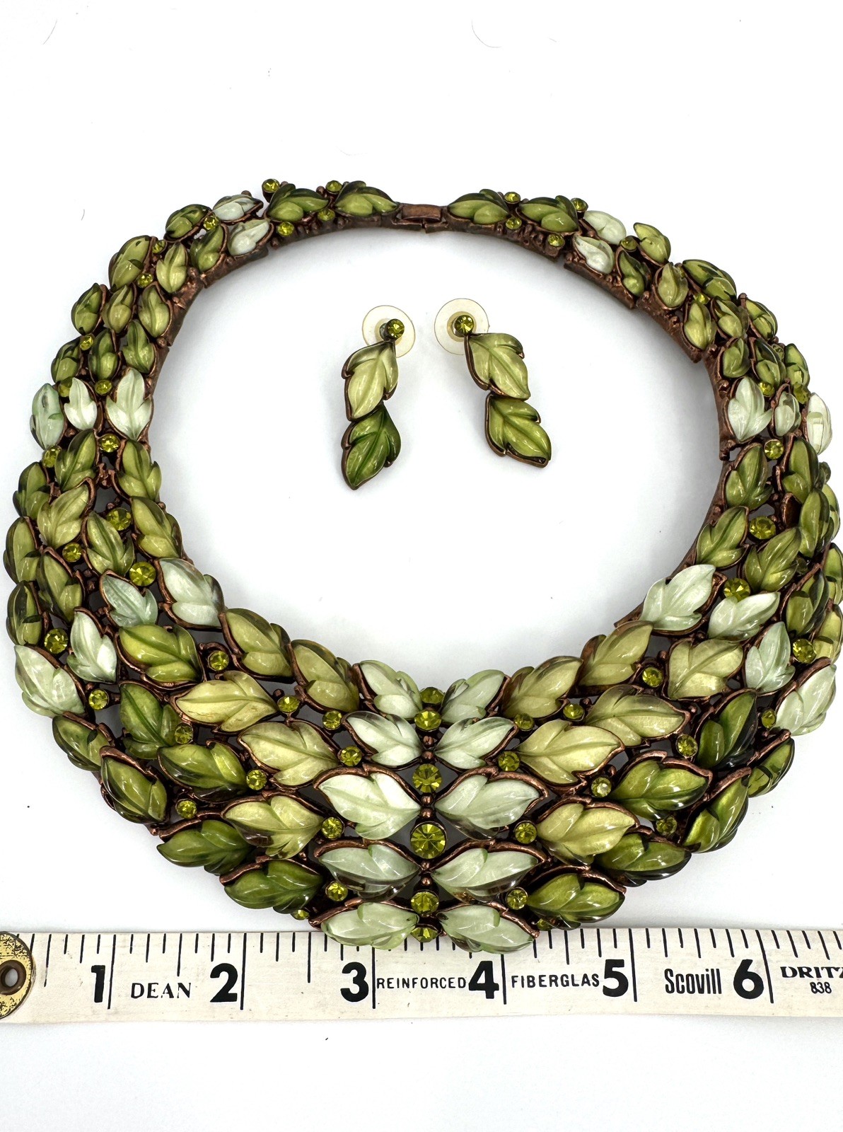 Vintage thermoset Statement Collar Necklace And Earrings Green Leaf