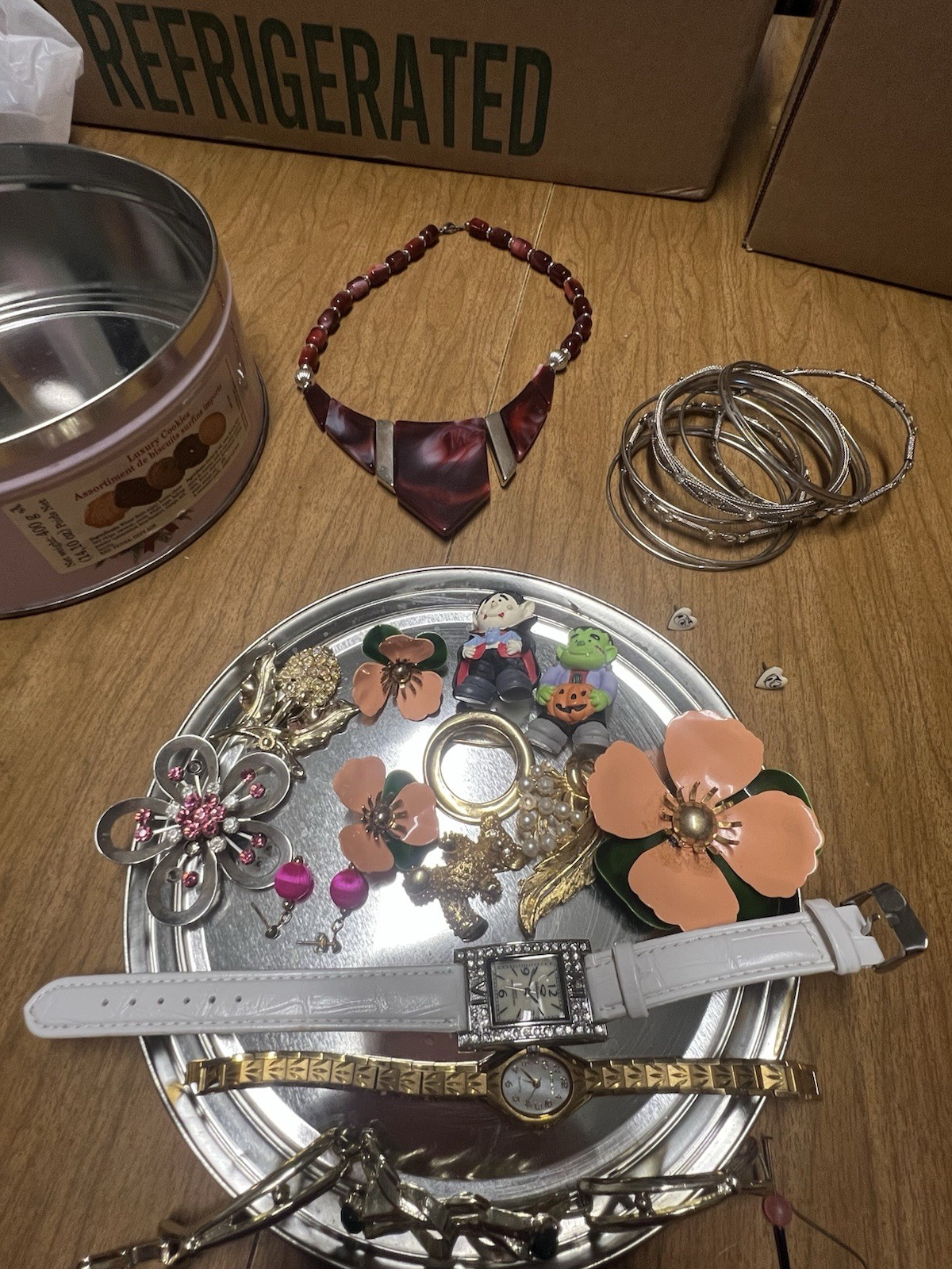 Vintage Costume Jewelry Lot Brooches Flowers Halloween Pins Watches 80s 90s