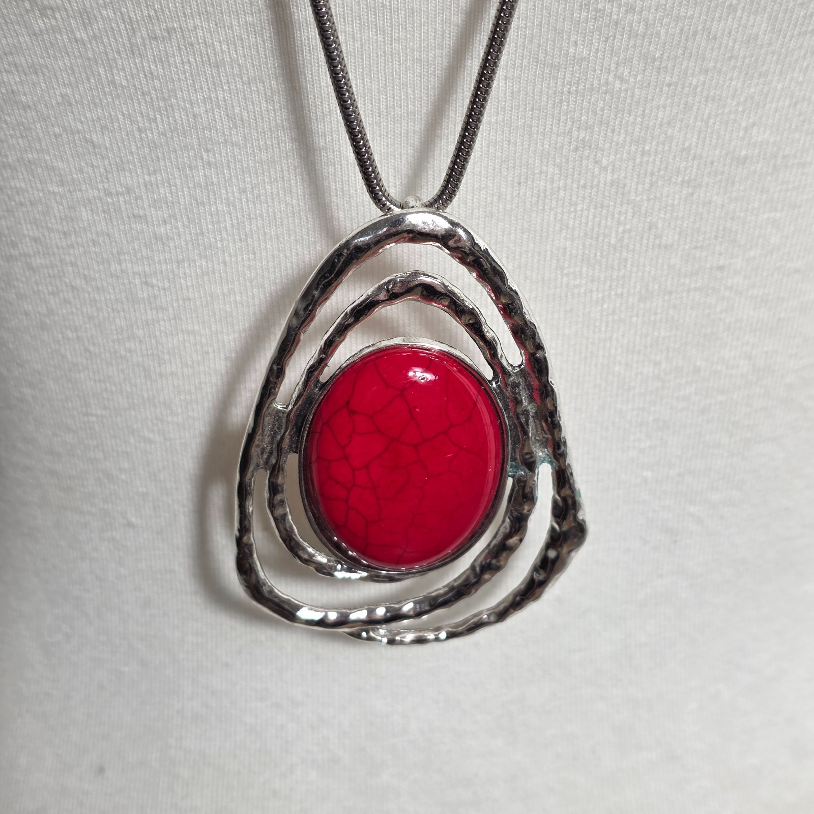 Silver-Tone Necklace Abstract Hammered Frame Pendant Red Crackle Faux Stone