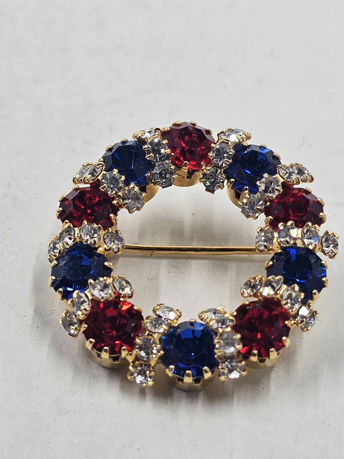 Vintage Red White Blue Rhinestone Wreath Brooch Patriotic Gold Tone Pin