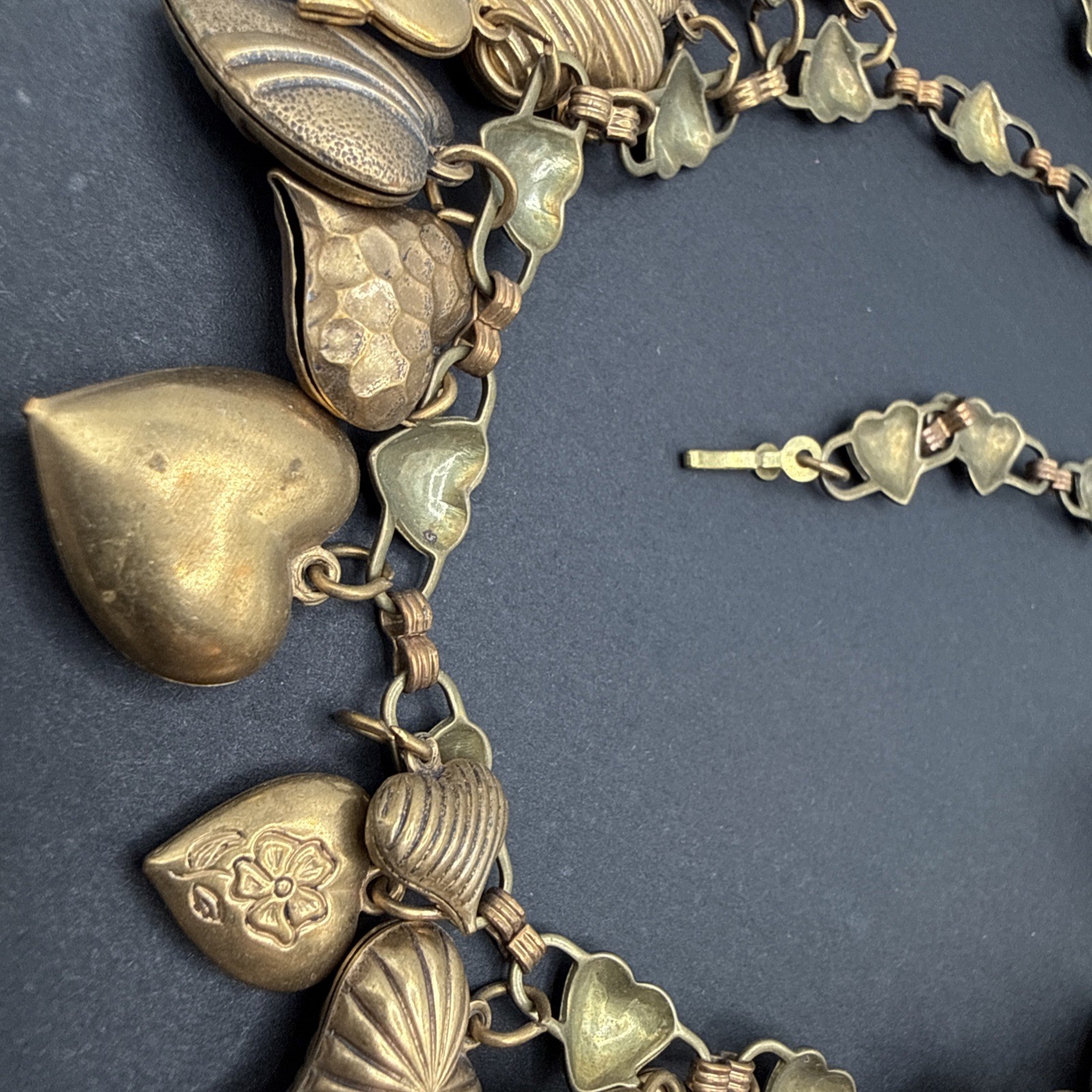 Pididdley Links Signed Loaded Heart Charm Necklace Gold Tone 24” C81