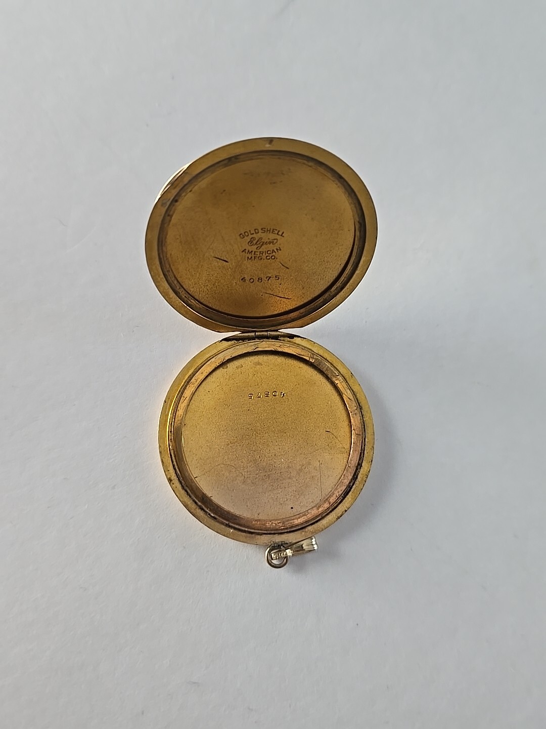 ELGIN AMERCIAN ANTIQUE LOCKET GOLD SHELL ETCHED FLOWERS 1.75″