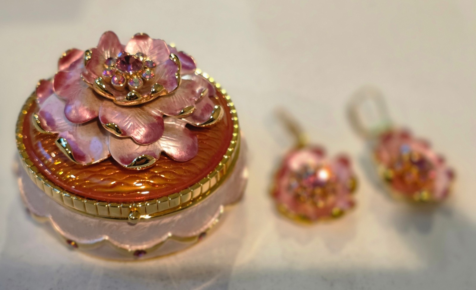 joan rivers jeweled secrets keepsake box Floral Fantasy brooch earrings pin