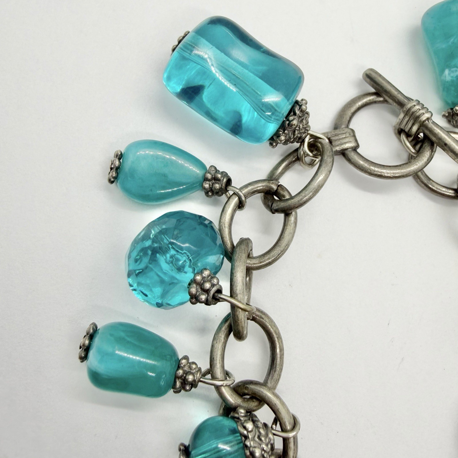Vtg Bold Teal Resin Chunky Bead Charm Chain Cha Cha Statement Bracelet 7.5 Inch